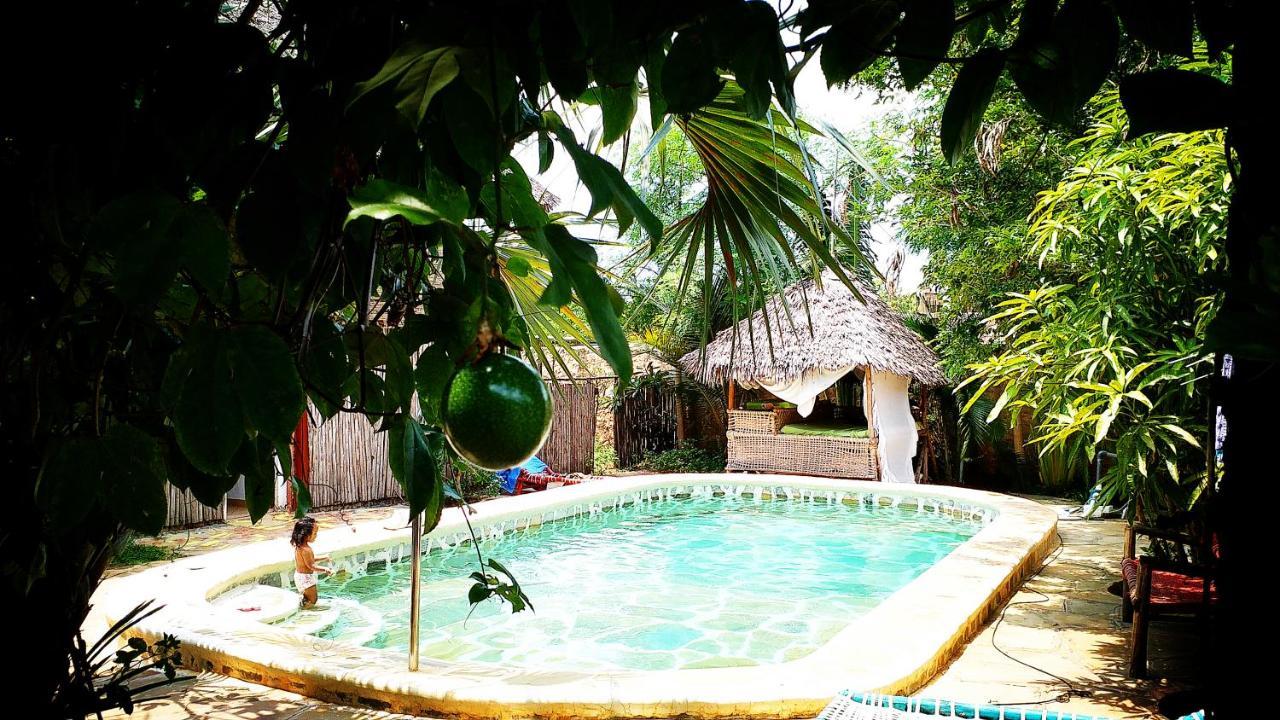 Diani Hostel Diani Beach Eksteriør billede