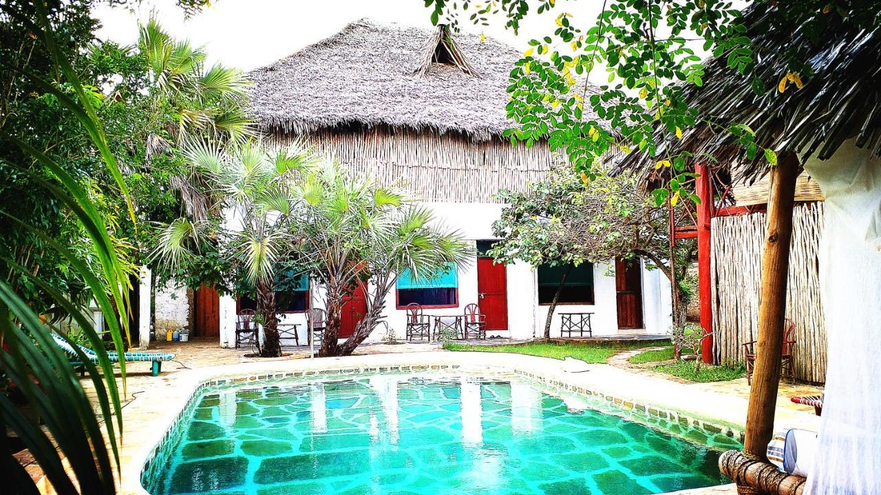 Diani Hostel Diani Beach Eksteriør billede